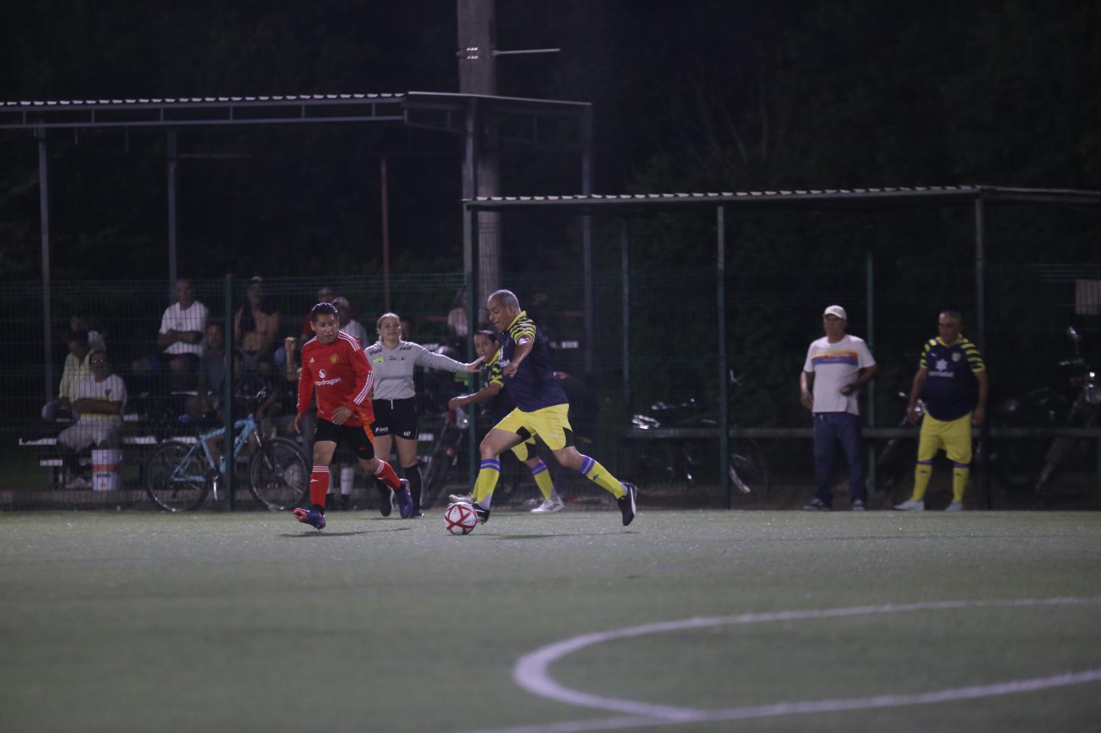 $!Team Rubí suma victoria clave en Liga Golden Máster