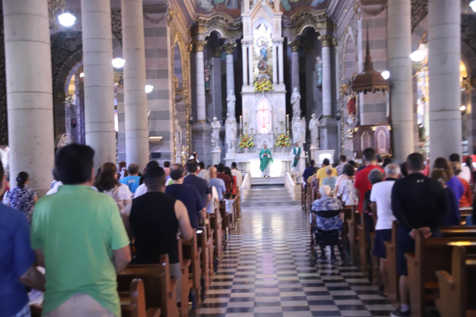 $!Llama Obispo de Mazatlán controlar el egoísmo y ser más generosos