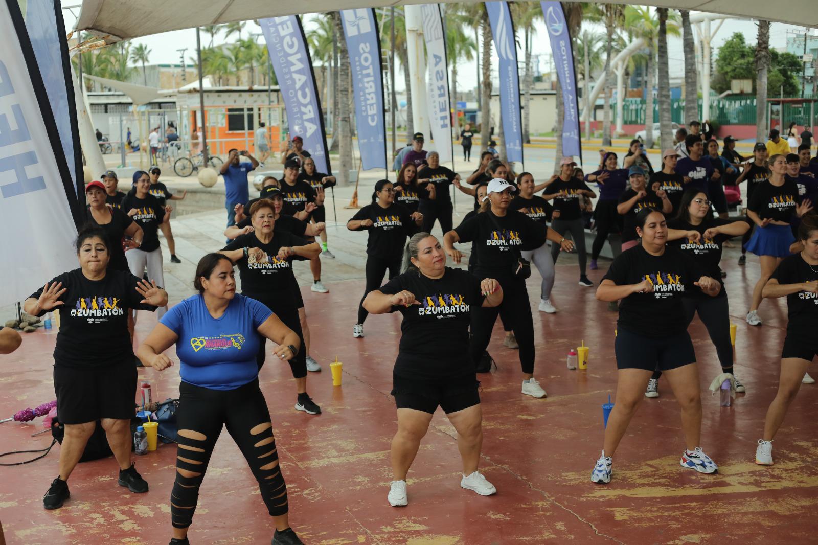 $!Celebra CRIT Sinaloa su primer ‘Zumbatón con causa’ al son de los ritmos latinos