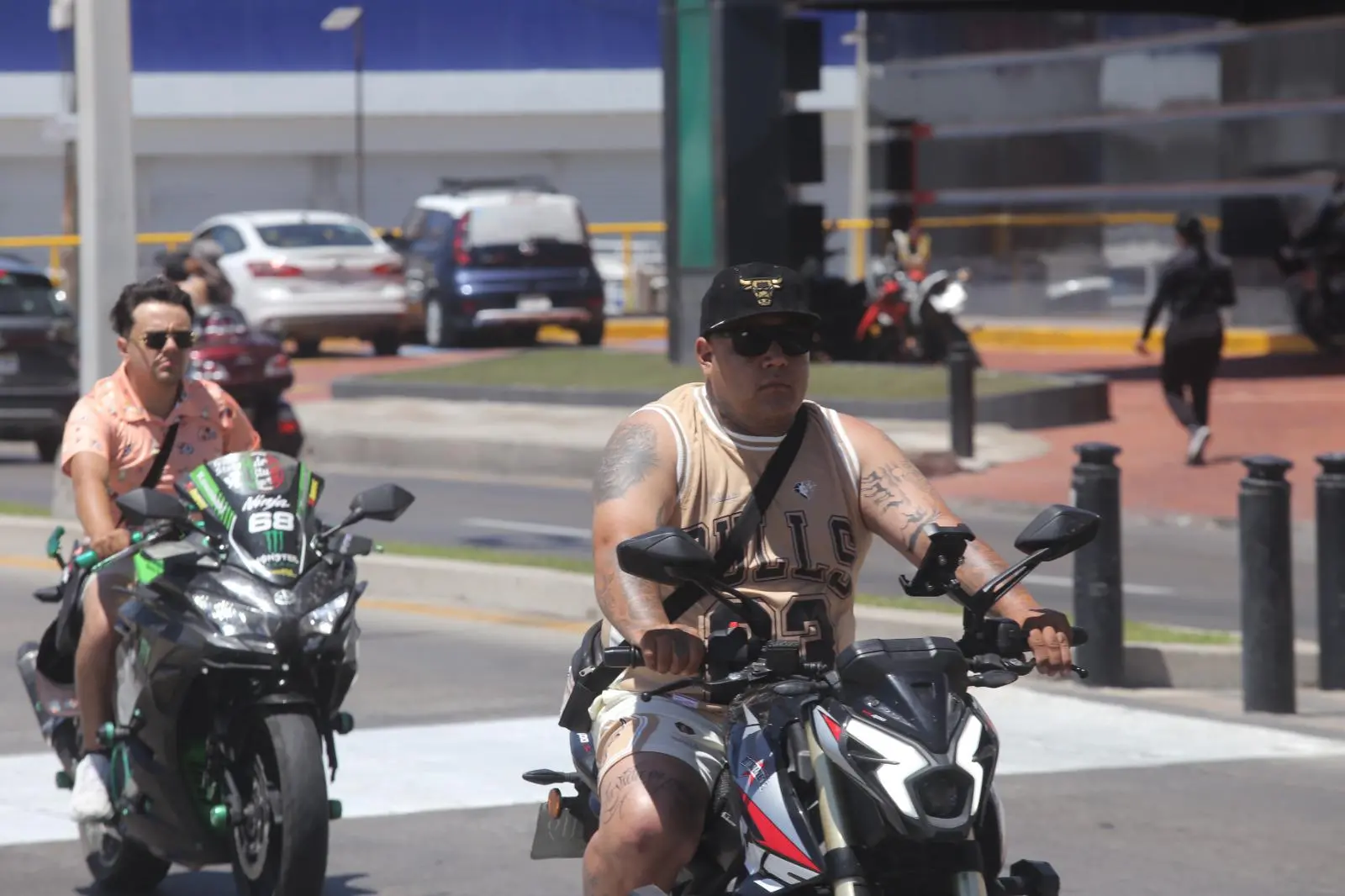 $!Bikers nacionales se apoderan de la zona turística de Mazatlán