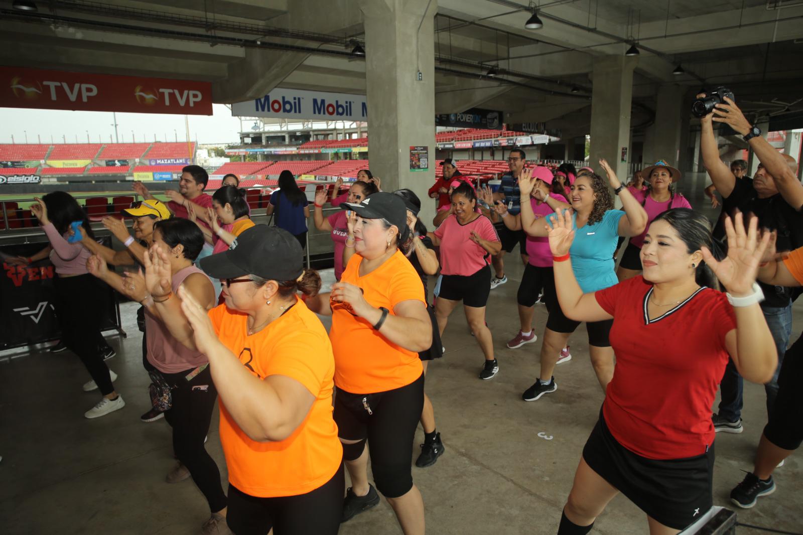 $!Apoya Venados de Mazatlán causa de Casa Valentina con máster class de zumba y bailes rítmicos