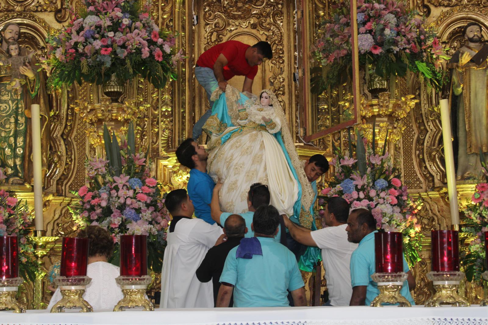 $!Calor no diezma fe de peregrinos en la romería de la Virgen del Rosario