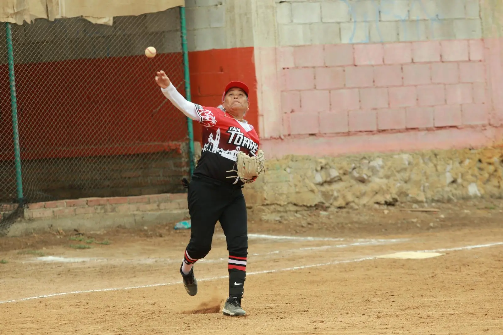 $!Frigomar desata su ofensiva y apalea a Familia Herrera en la Liga de Beisbol Supermáster