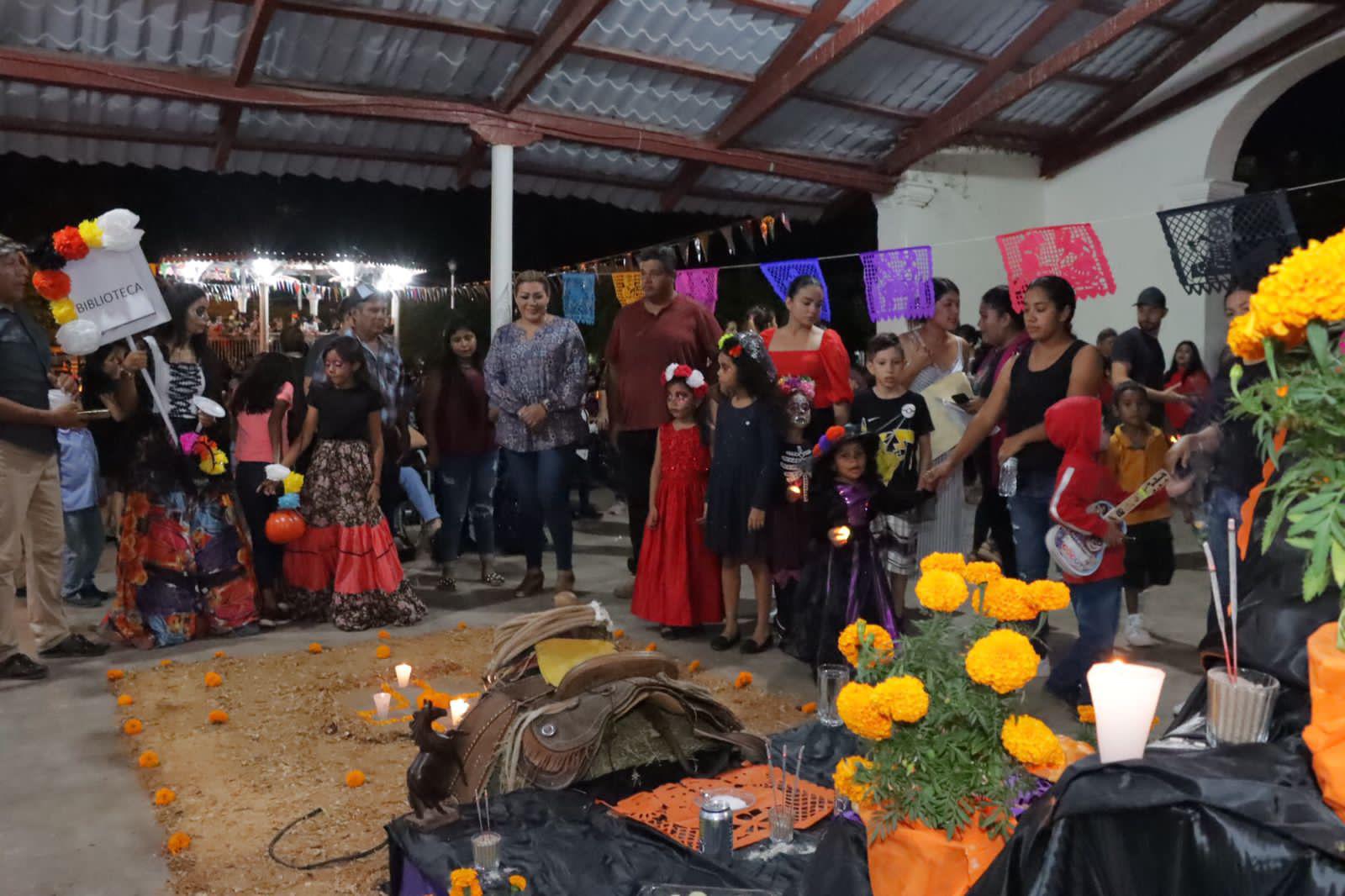 $!Celebran fiesta en honor a sus difuntos en Cacalotán, Rosario