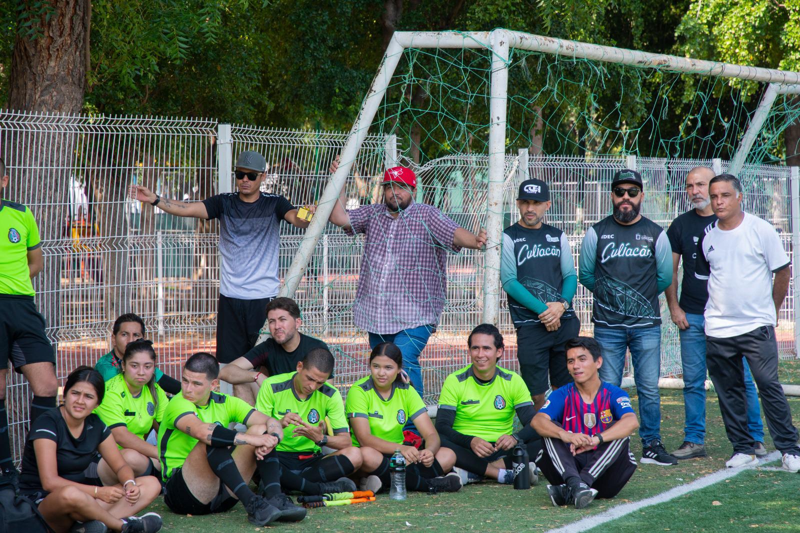 $!Imparte Imdec capacitación para árbitros del Sector Popular de Culiacán