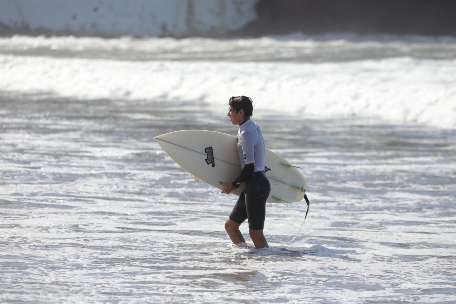 $!Festival del Mar 2025: Surfistas listos para dominar las olas en Mazatlán