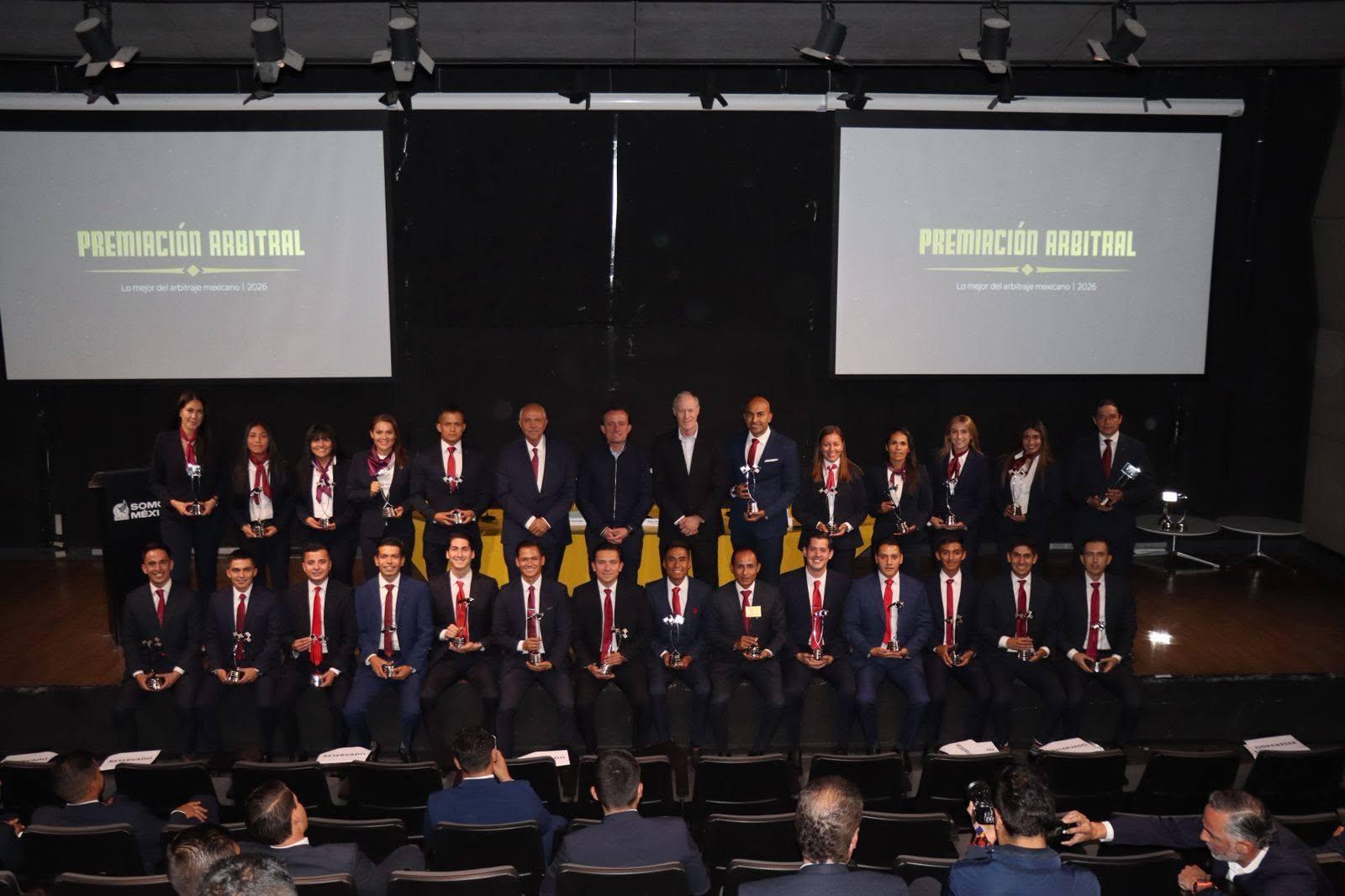 $!Mauricio López, reconocido como el mejor árbitro de la Liga de Expansión MX