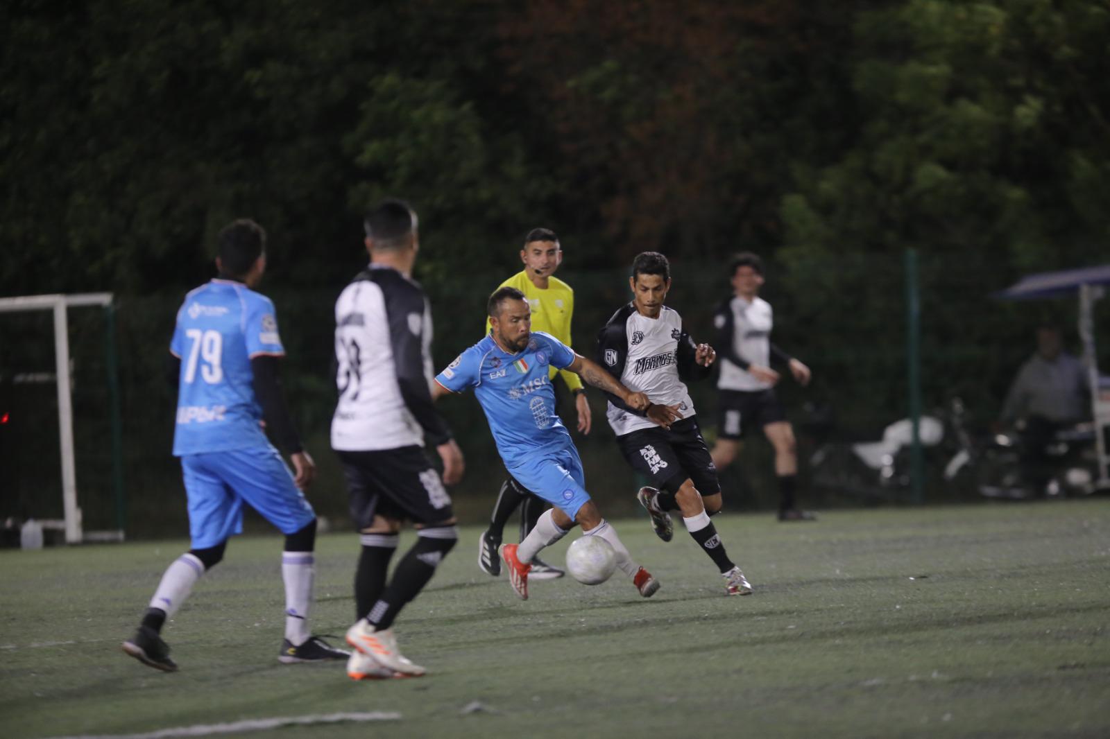 $!Aluminio y Cristales El Pollo se ciñe la Copa en Liga Superveteranos