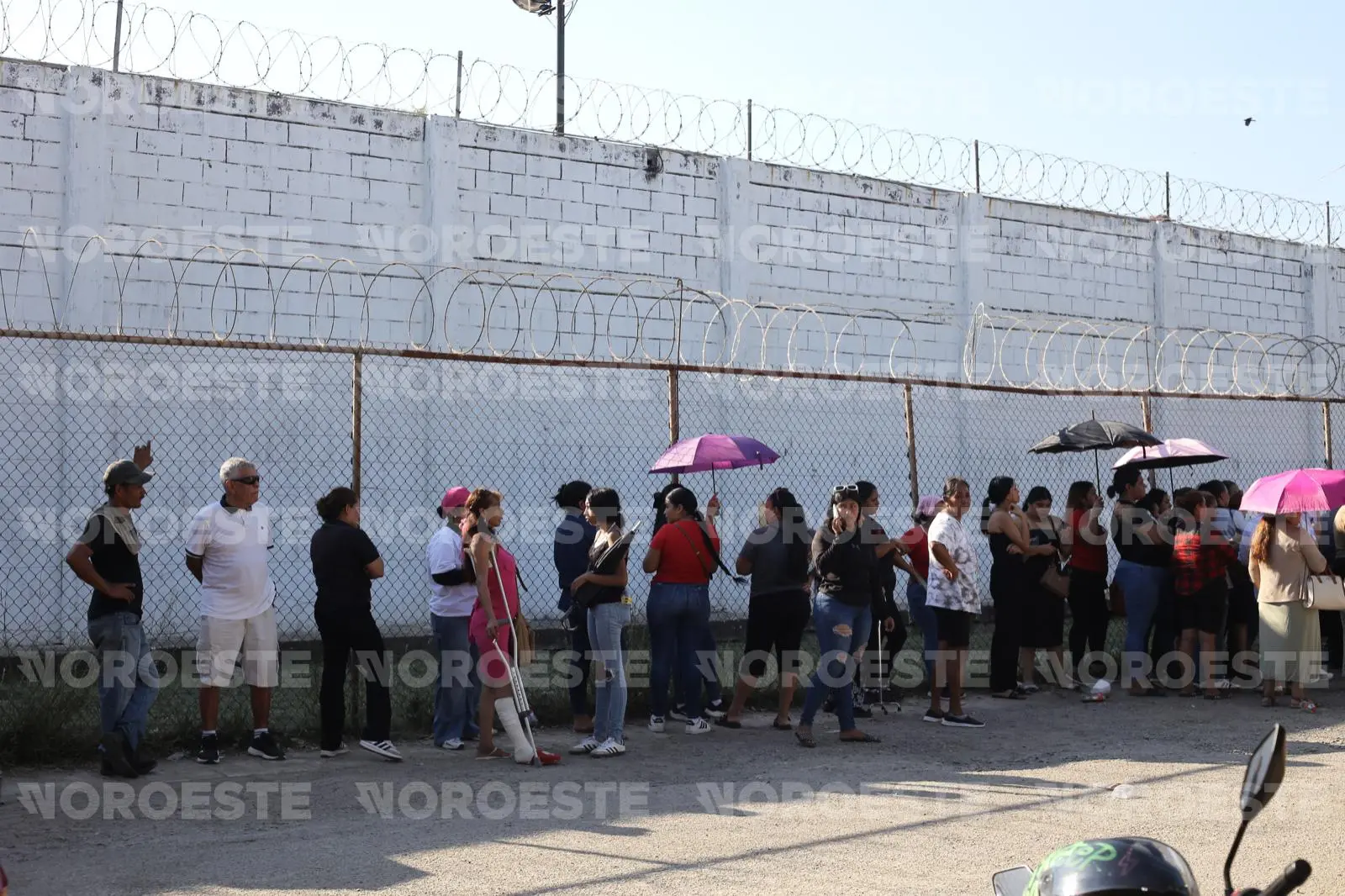 $!Suman 12 muertos en el penal de Mazatlán tras nueva riña y familiares muestran inconformidad