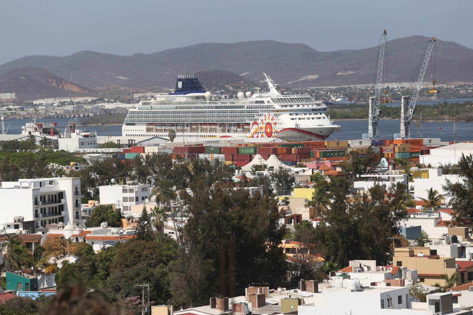 $!Crucero turístico arriba a Mazatlán, solo con la tripulación
