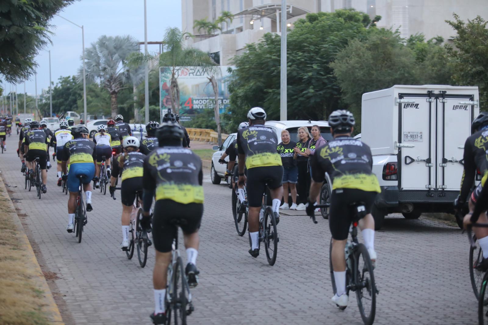 $!Turismo moderado recorre Mazatlán pese al Ciclotour