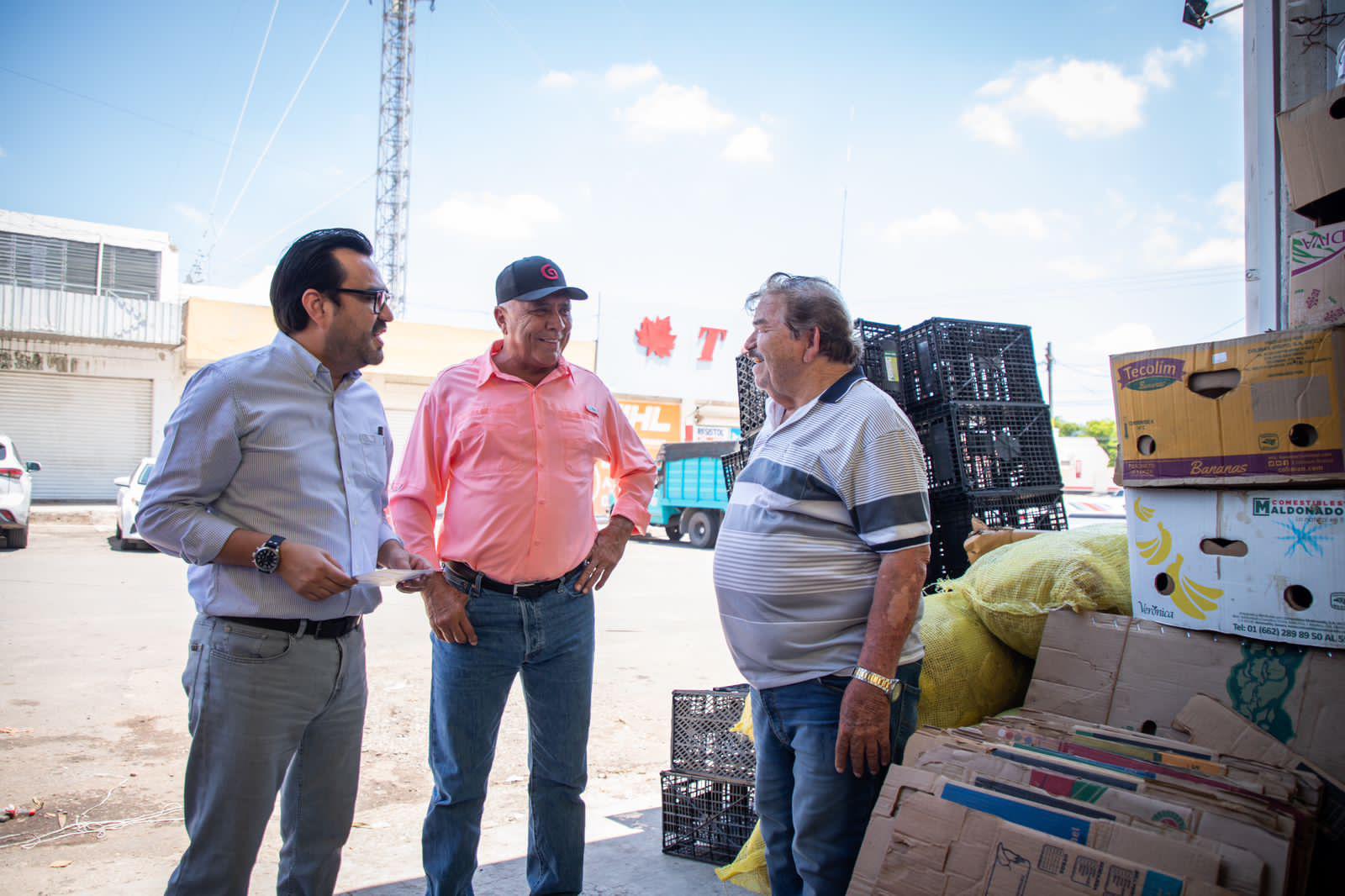 $!Otorga Comuna de Culiacán distintivo ‘Impulso Nafin’ a Cajas Leyva