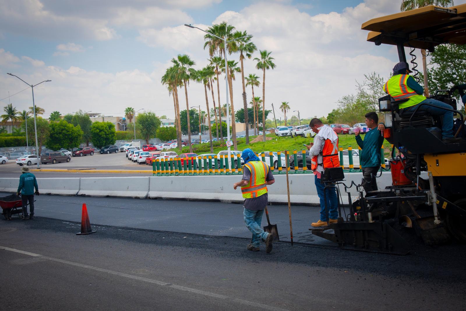 $!Reencarpetan tramo del bulevar Pedro Infante en Culiacán