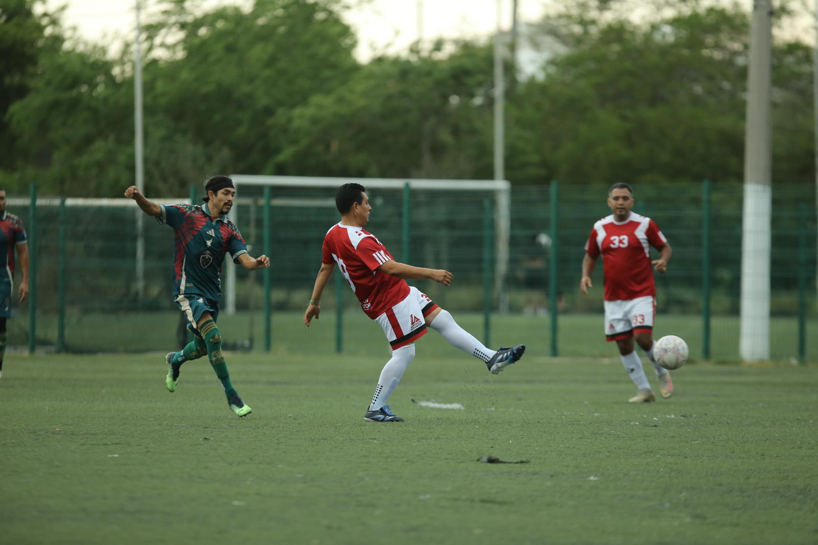 $!Larsson Elevadores y Federales se coronan en la Liga de Superveteranos