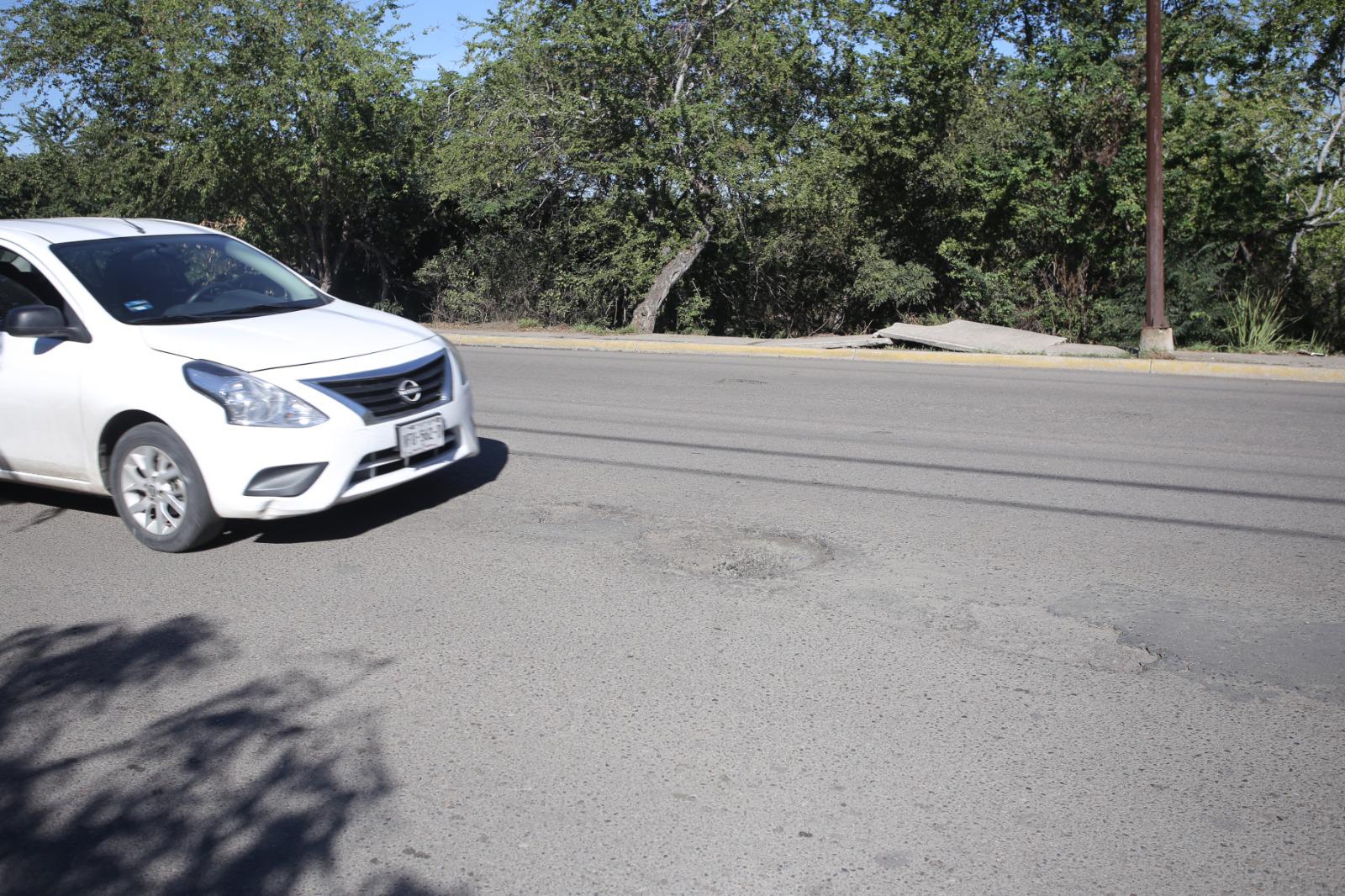 $!Continúa acumulación de basura, baches e invasión en el Estero del Infiernillo en Mazatlán
