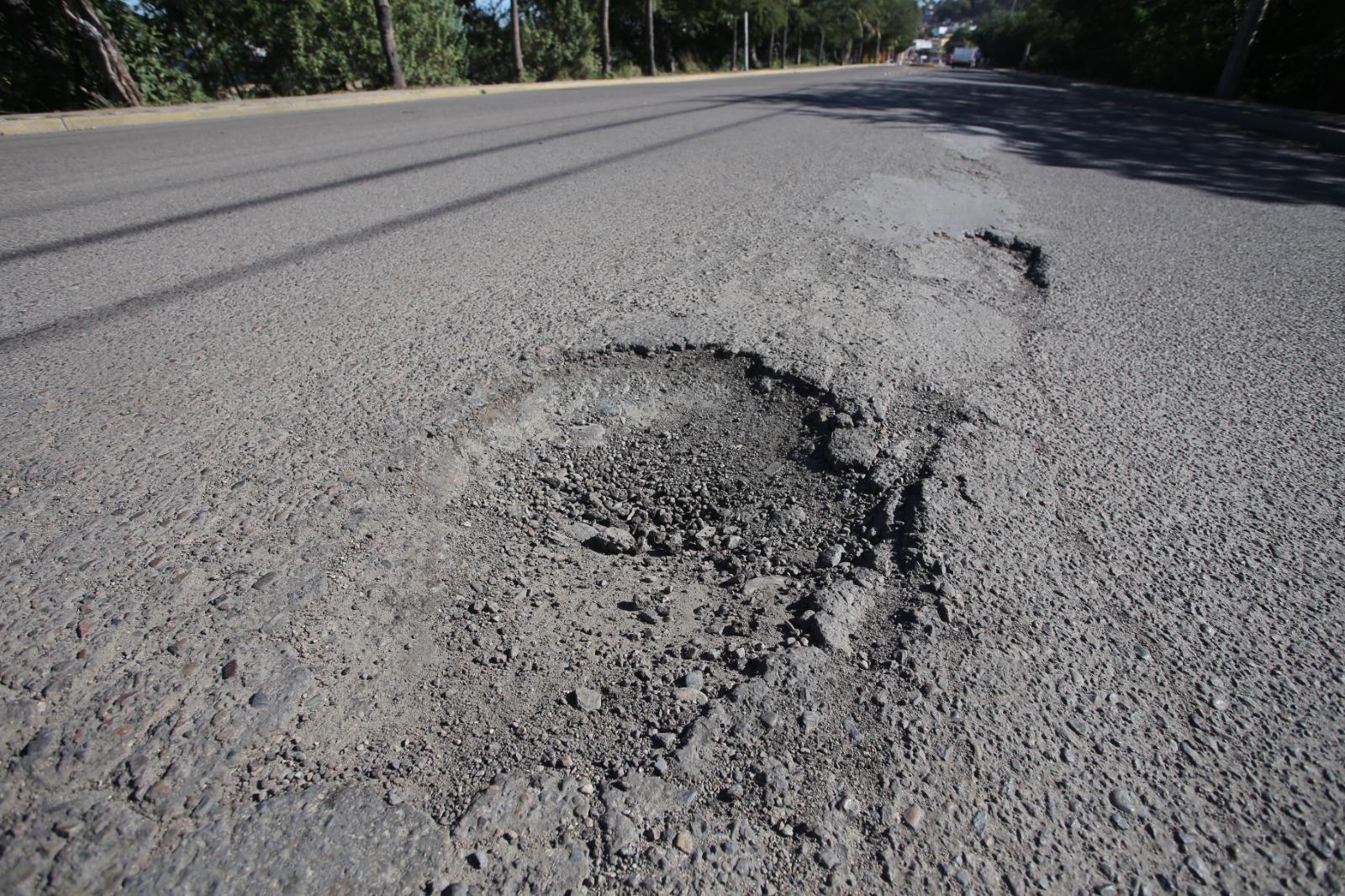 $!Continúa acumulación de basura, baches e invasión en el Estero del Infiernillo en Mazatlán
