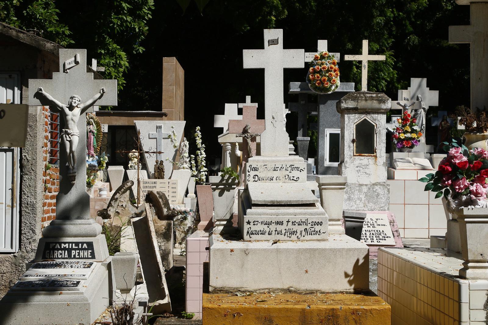 $!Preparan panteones municipales de Culiacán para el Día de Muertos