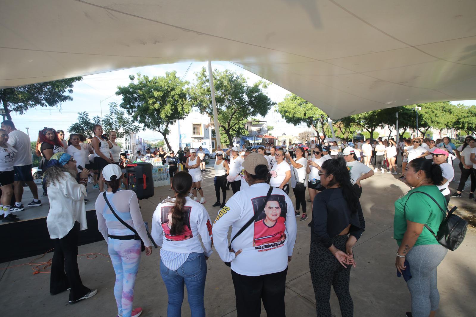 $!Celebran mega clase en apoyo a colectivos de búsqueda