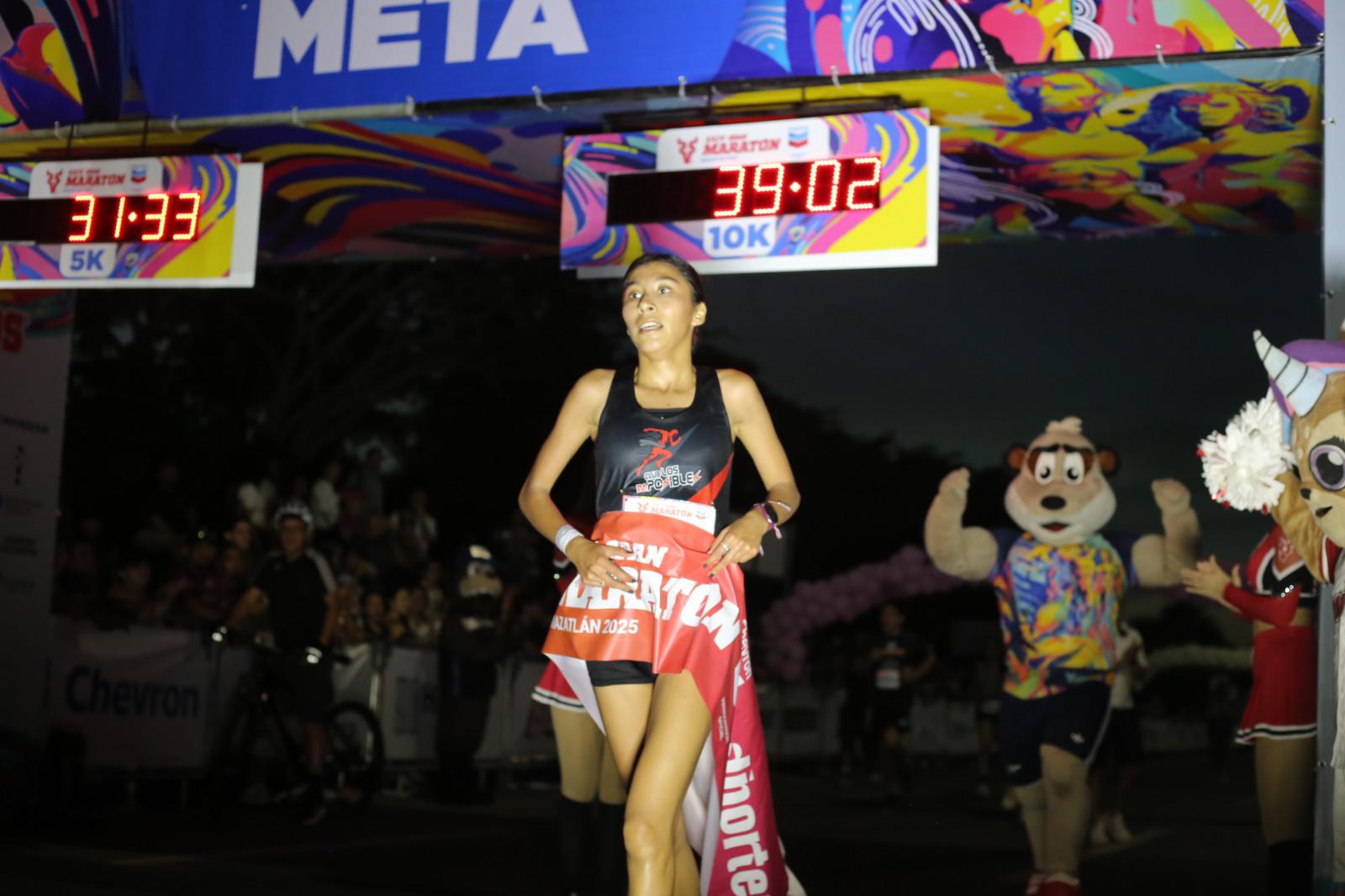 $!Bautista y Morales dominan los 10 kilómetros en Maratón Mazatlán