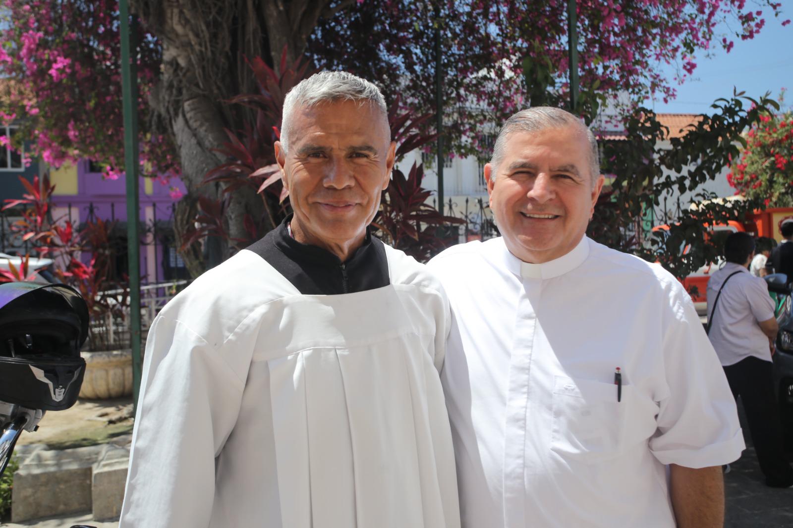 $!Los Padres Pedro Ontiveros y Santiago Villafaña.