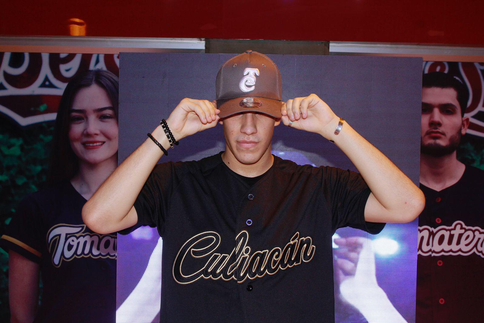 $!Presenta Tomateros de Culiacán sus nuevas gorras para la próxima temporada de beisbol