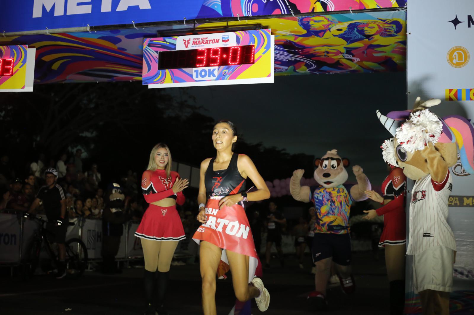 $!Bautista y Morales dominan los 10 kilómetros en Maratón Mazatlán