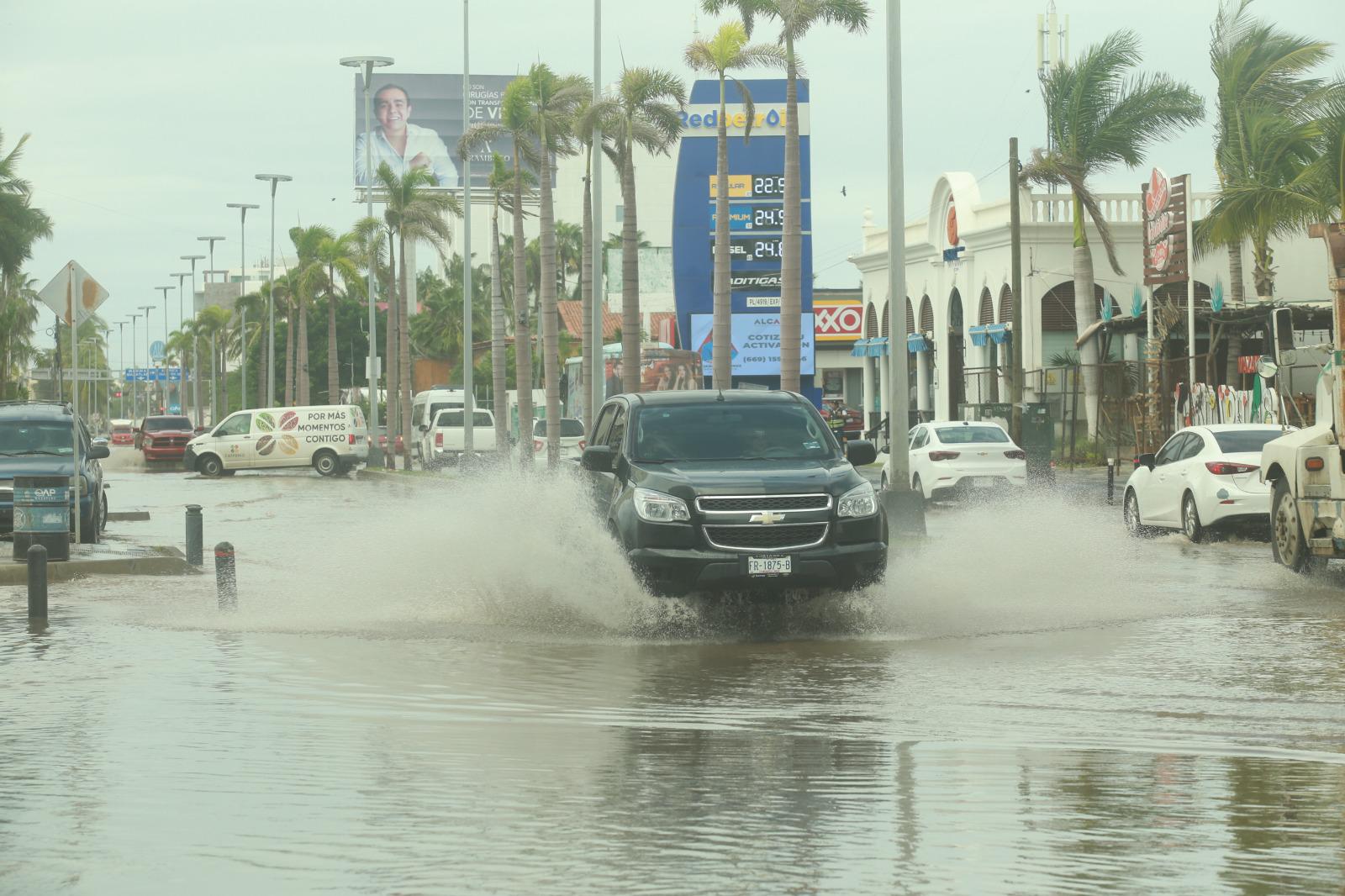 $!Bajo el agua, parte de la Zona Dorada en Mazatlán