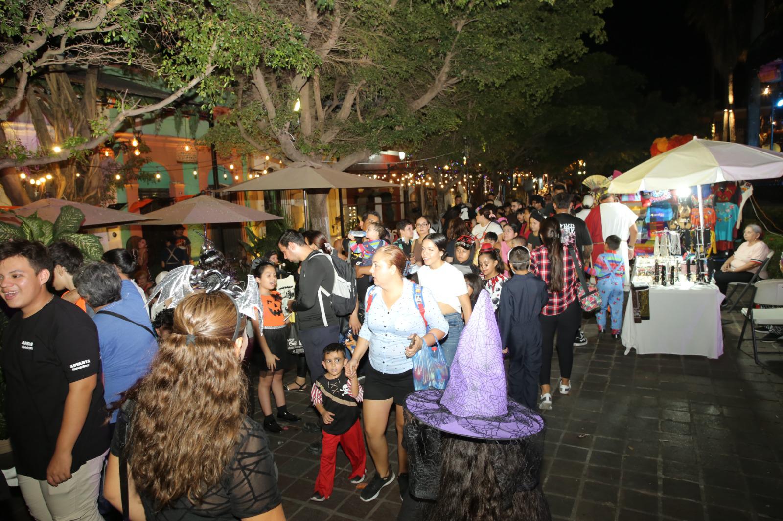 $!Monstruos y fantasmas disfrutan de un divertido Halloween en Mazatlán