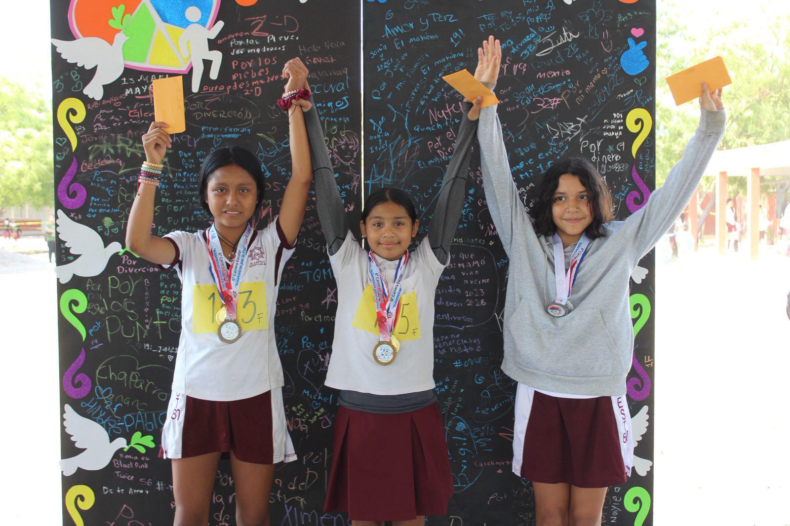 $!Carrera Kilómetros por la Paz une a El Castillo en Mazatlán