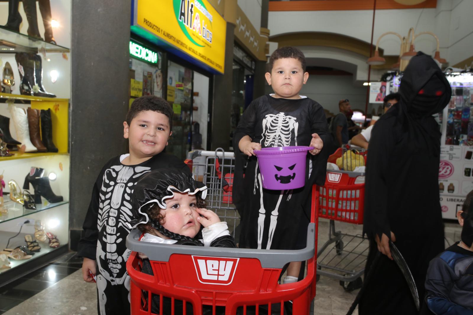 $!Monstruos y fantasmas disfrutan de un divertido Halloween en Mazatlán