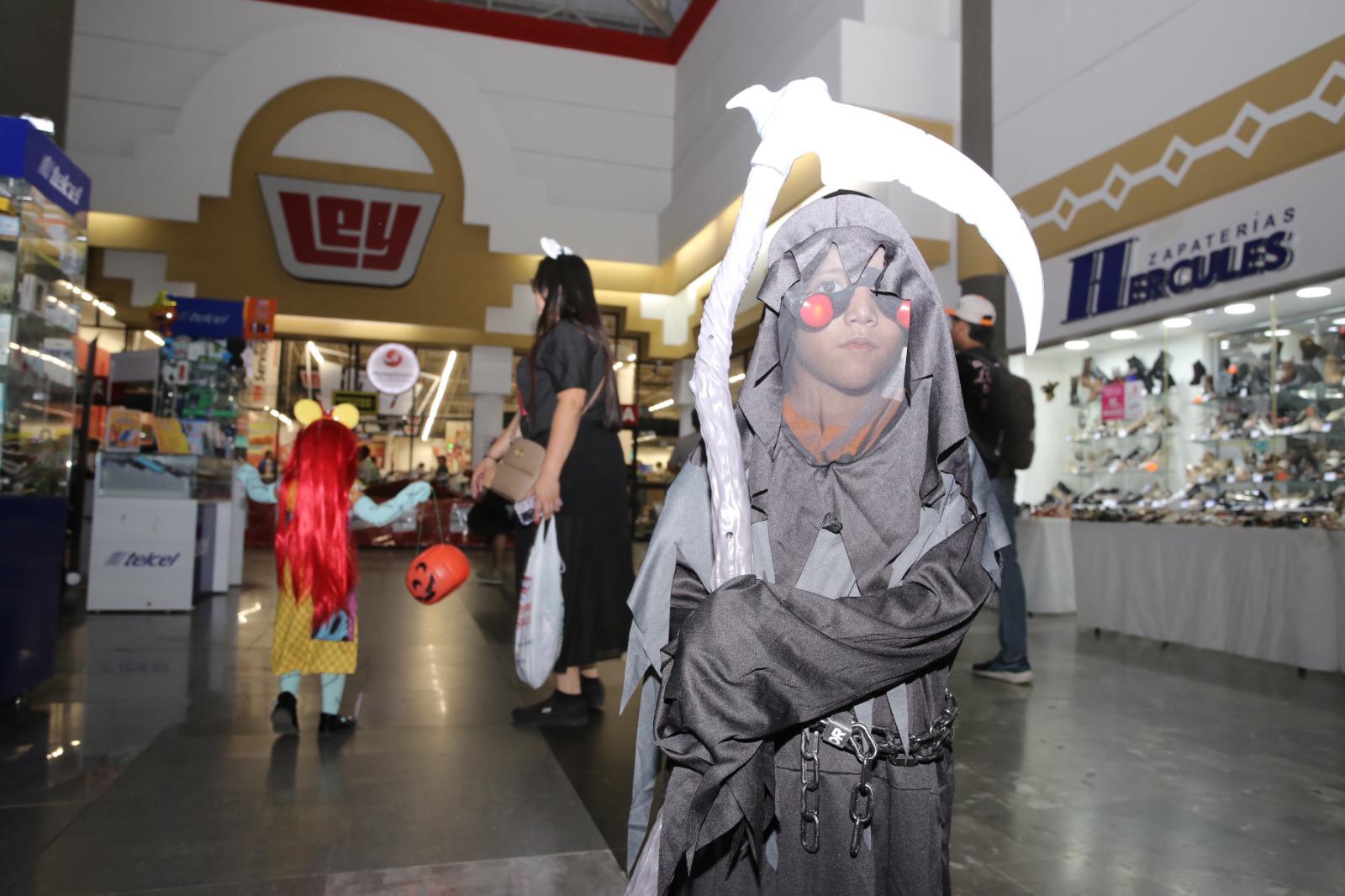 $!Monstruos y fantasmas disfrutan de un divertido Halloween en Mazatlán