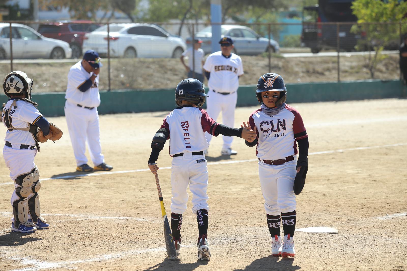 $!Región 4-Mazatlán vuelve a noquear en Nacional Pingüica