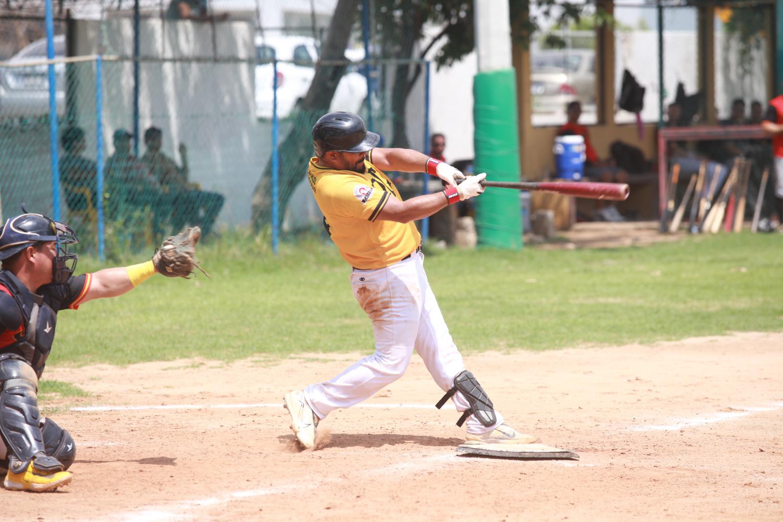 $!Reanuda playoffs Liga de Beisbol de 35 Años y Más, en Muralla