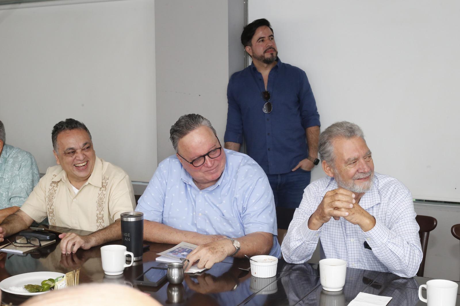 $!esús Rodríguez, Jorge Julián Chávez y Johan Timmerman.