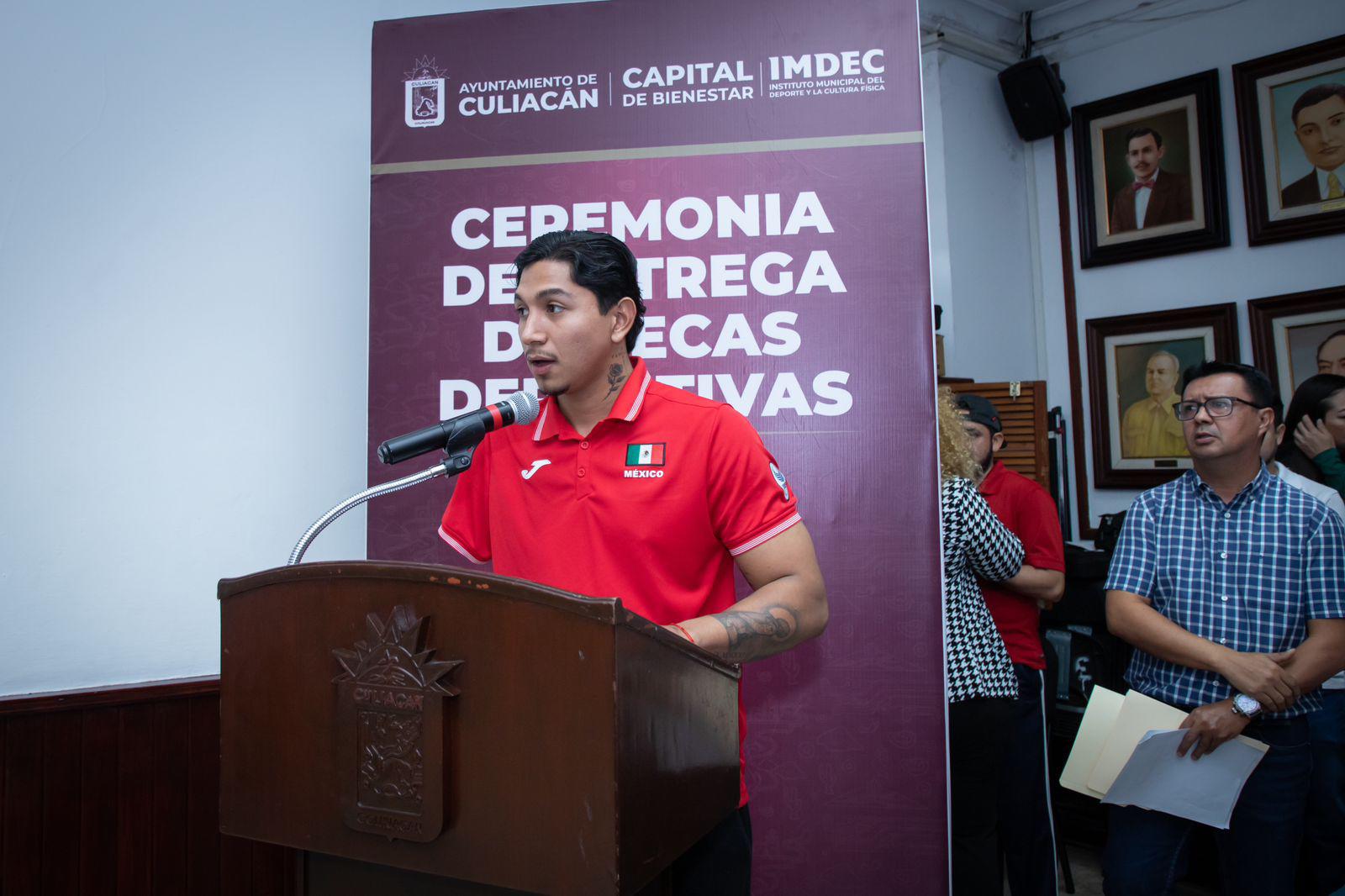 $!Ayuntamiento entrega Becas Deportivas Culiacán para atletas y entrenadores