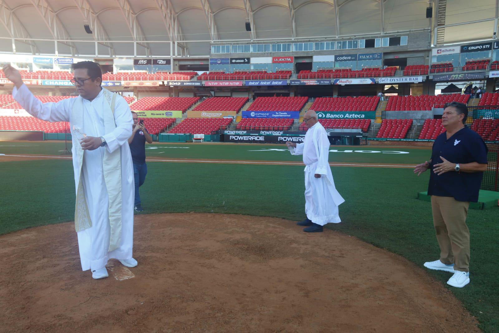 $!¡Se encomiendan al altísimo! Venados de Mazatlán celebra su tradicional misa rumbo al inicio de temporada