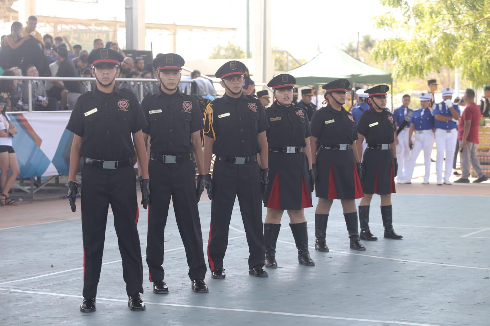 $!Arrasa Universidad Autónoma de Chihuahua con Nacional de Escoltas celebrado en Mazatlán