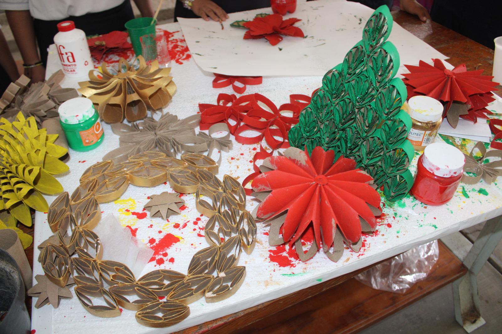 $!Alumnos de CAM 11 en Rosario realizan taller de adornos navideños con material reciclado