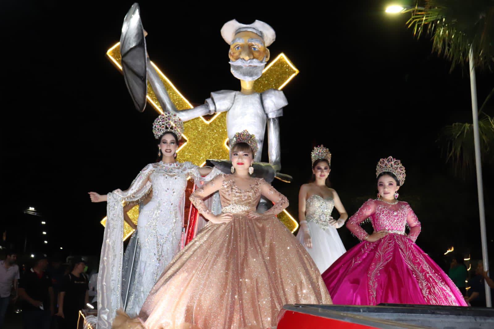 $!Con desfile de carros alegóricos cierra el Carnaval Elota