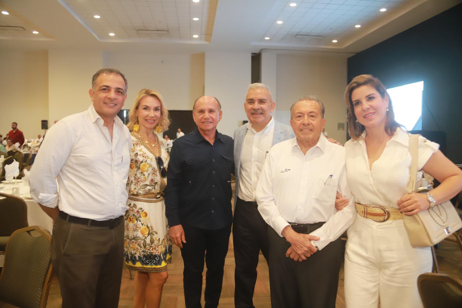 $!Lino Suárez, Doris Sotomayor, Adrián Bastidas, Fernando Valdez, Leovi Carranza y Cristina Velarde.