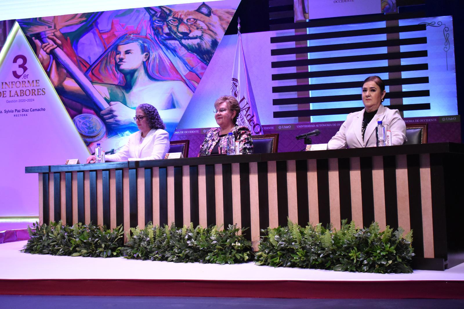 $!Presenta Sylvia Paz Díaz tercer informe de labores al frente de la UAdeO