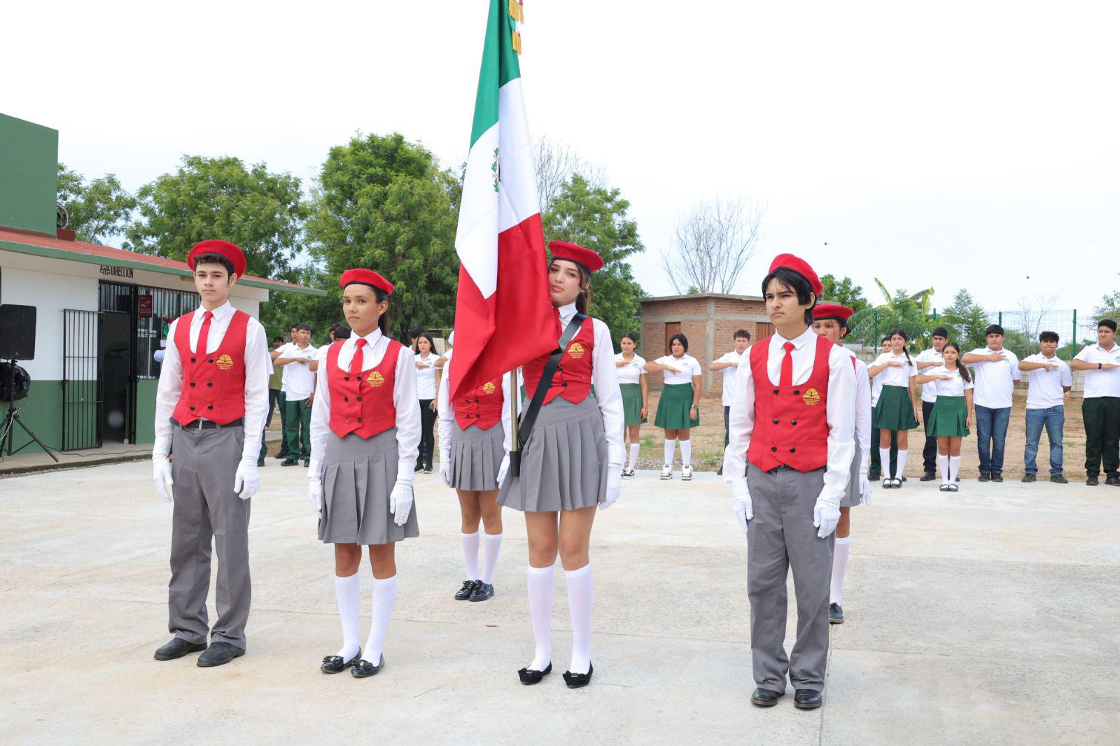 $!Autoridades dan banderazo oficial del inicio del ciclo escolar en la comunidad de Tablón 1, Rosario