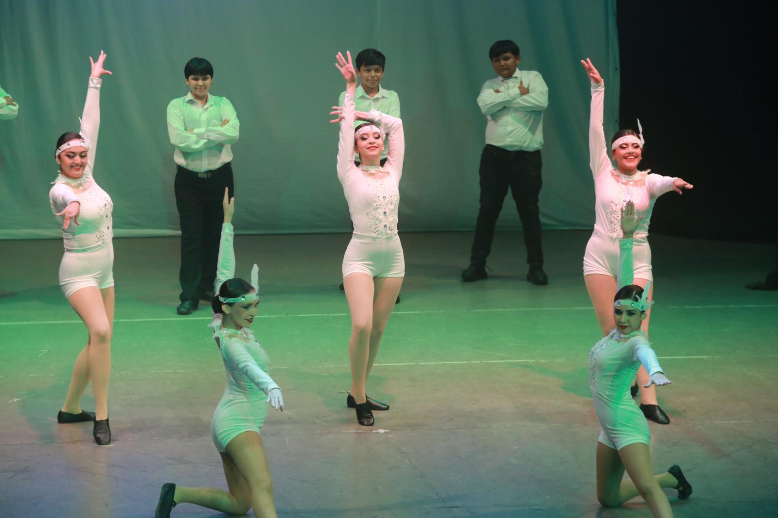 $!Color, música y talento se conjugaron en el festival de fin de curso del Centro de Seguridad Social.