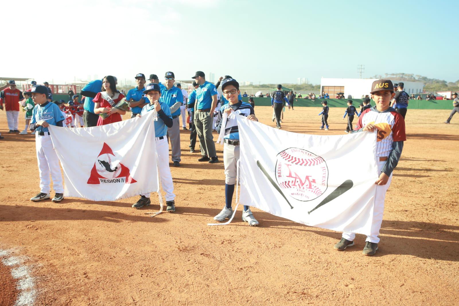 $!Estrena Liga Mazatlán instalaciones con nueva temporada de beisbol