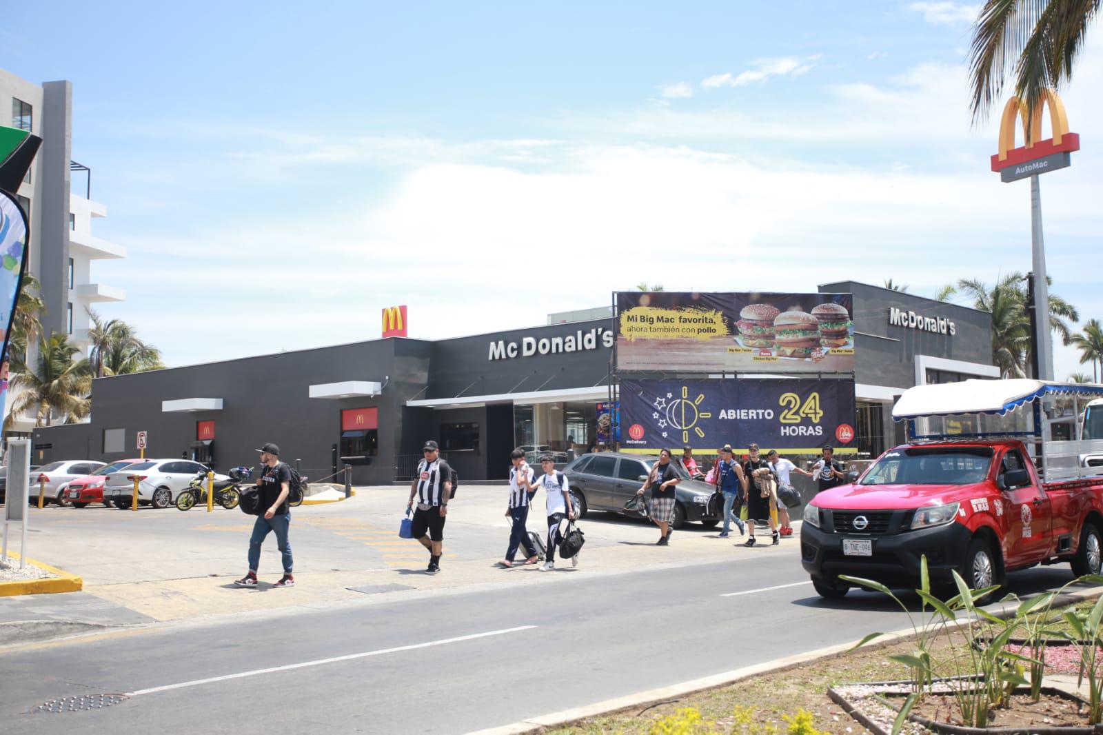 $!La Pandilla de Monterrey invade Mazatlán (FOTOS)