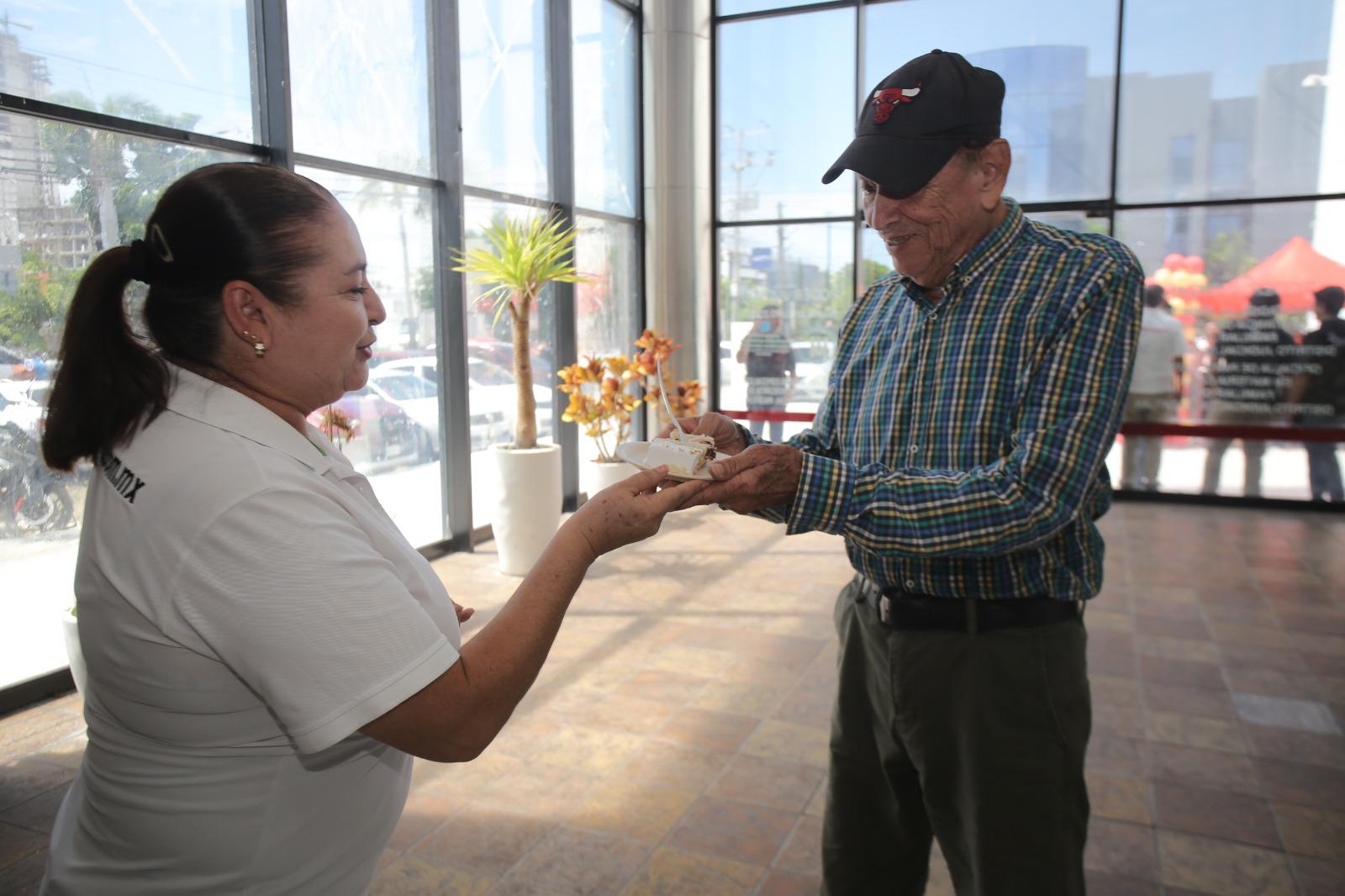 $!Noroeste comparte su 53 Aniversario con los mazatlecos
