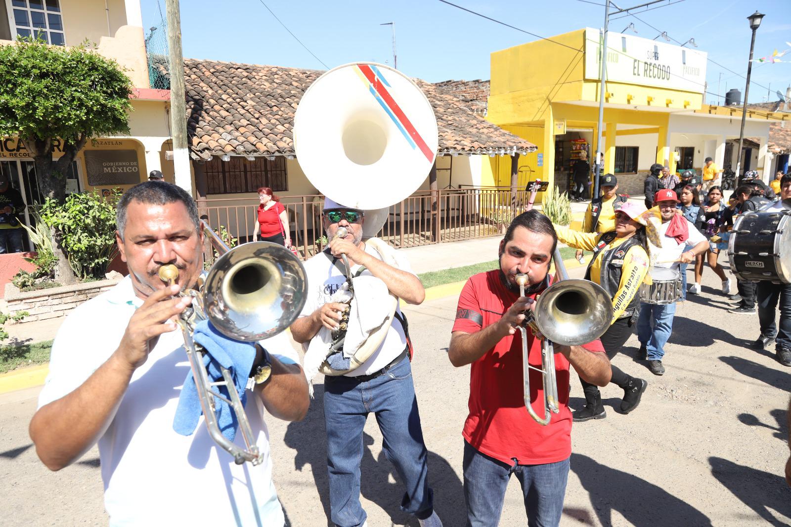 $!Realizan Tianguis e inauguración de mural en el callejón Cruz Lizárraga en El Recodo bajo fuerte dispositivo de seguridad