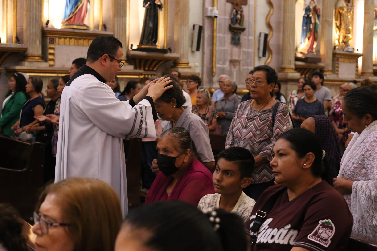 $!Celebra Catedral de Culiacán misa por enfermos con sacramento de la Unción