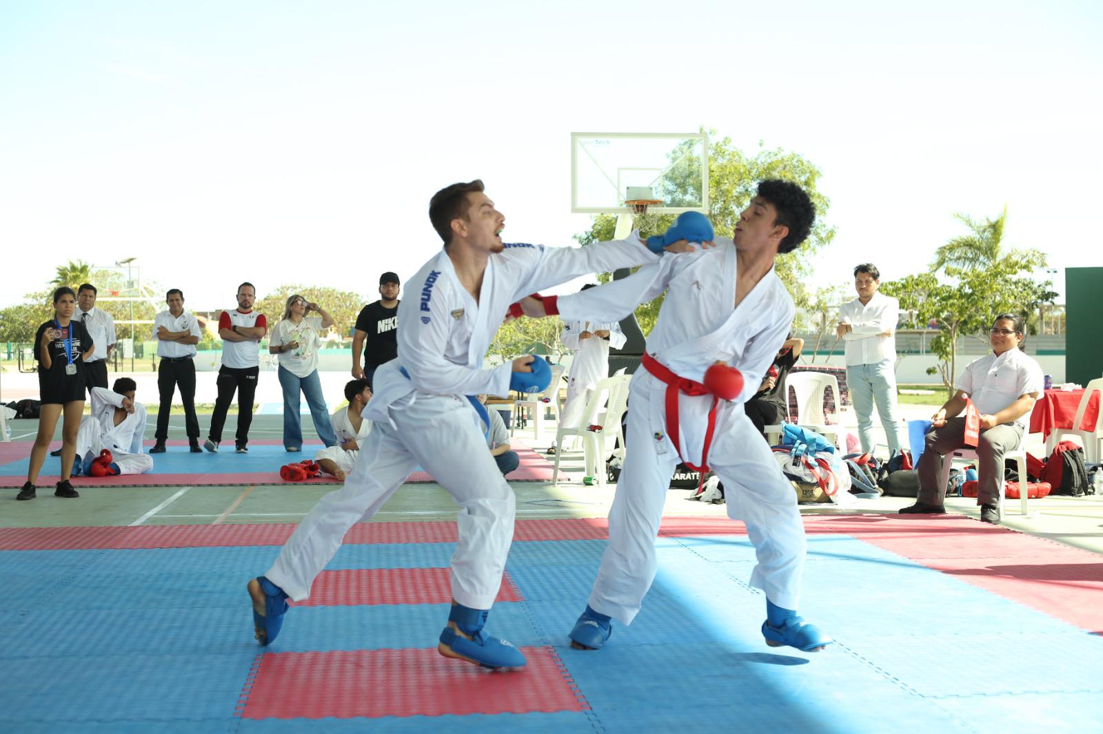 $!Jesús Moreno Bautista mantiene hegemonía en Copa de Karate Noroeste