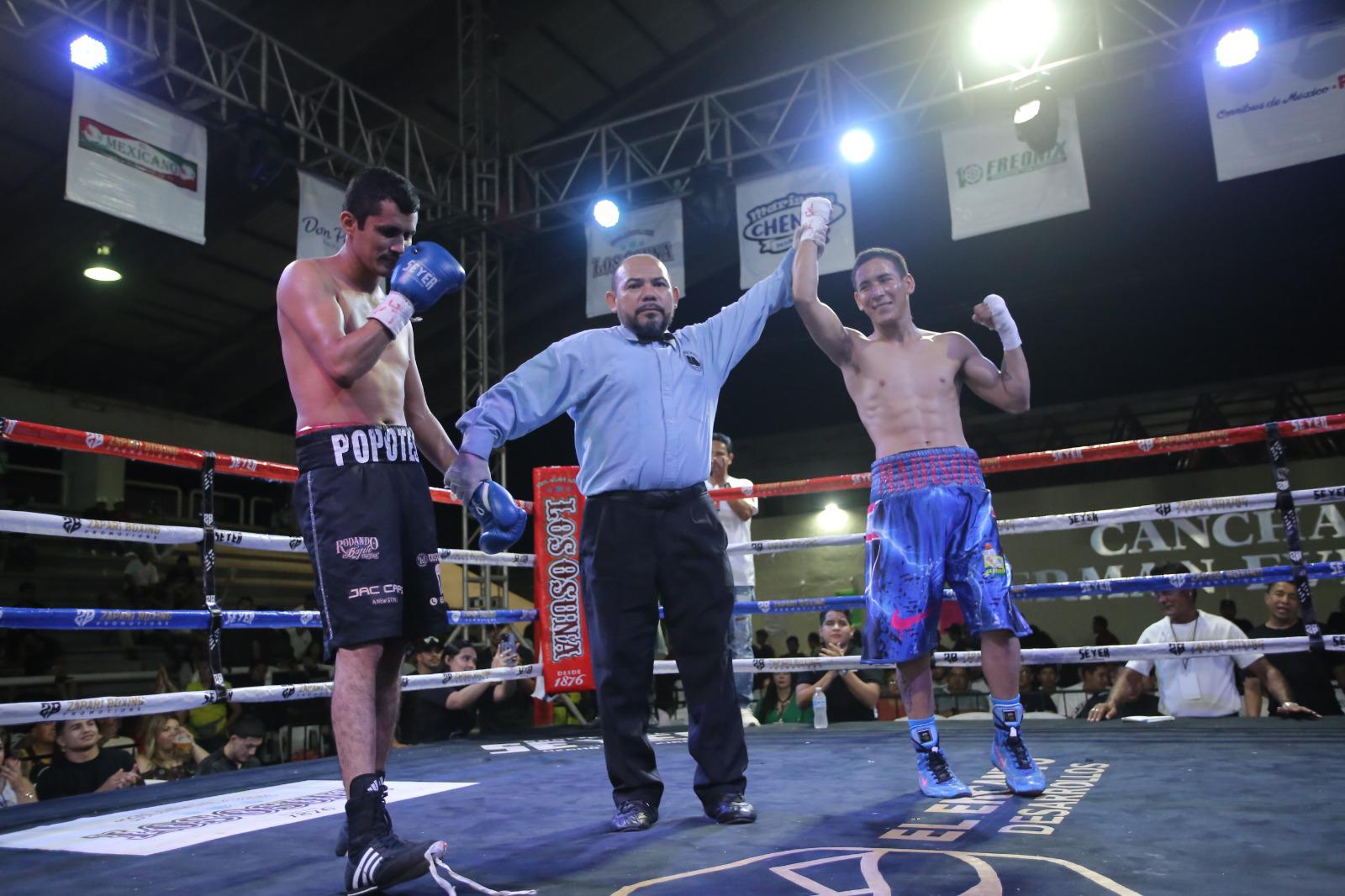 $!Vibra cancha Germán Evers con ‘Guerra en el Ring’